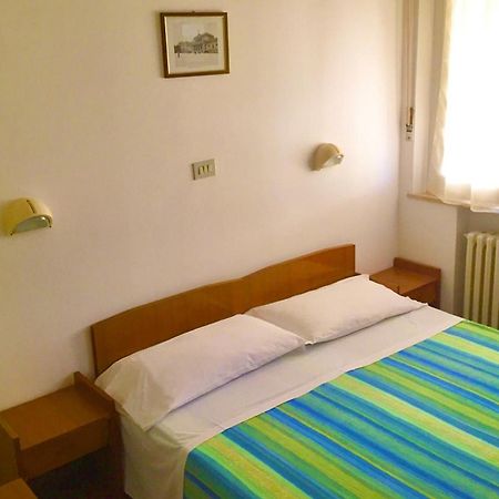 Hotel Alessi** Rimini Extérieur photo