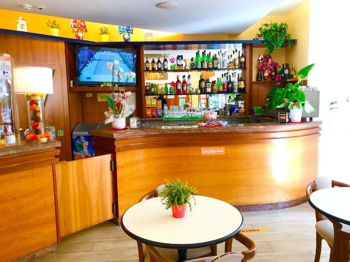 Hotel Alessi** Rimini Extérieur photo