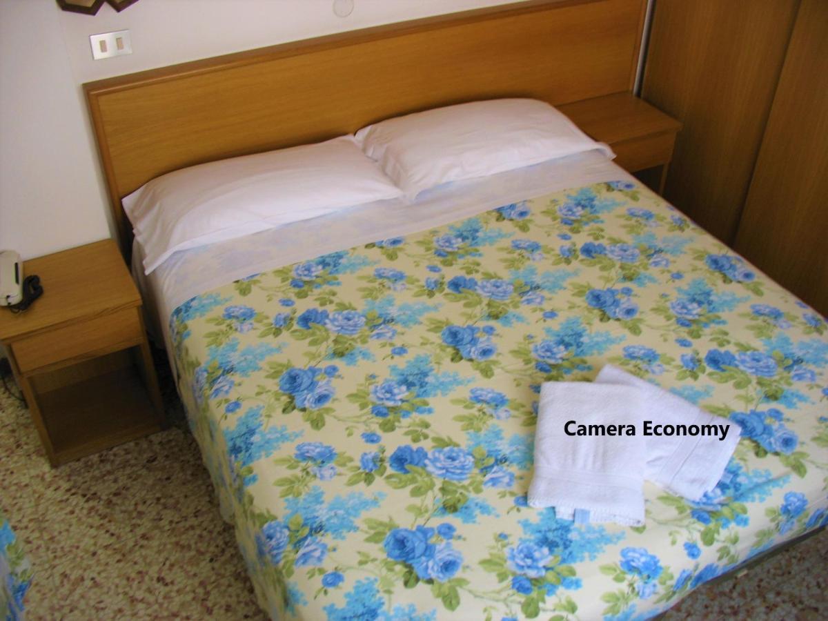 Hotel Alessi** Rimini Extérieur photo