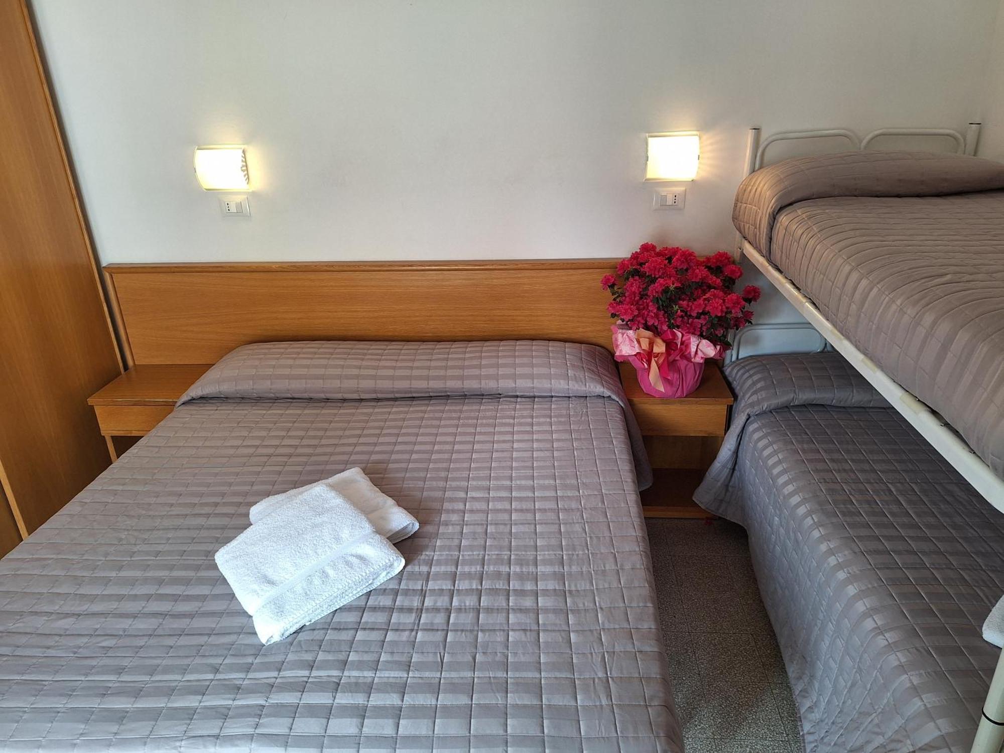 Hotel Alessi** Rimini Extérieur photo